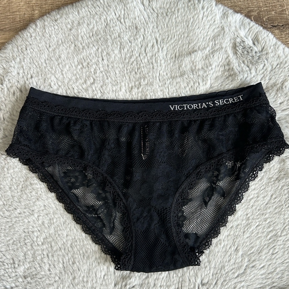 Victoria’s Secret Hiphugger Lace Panty S
